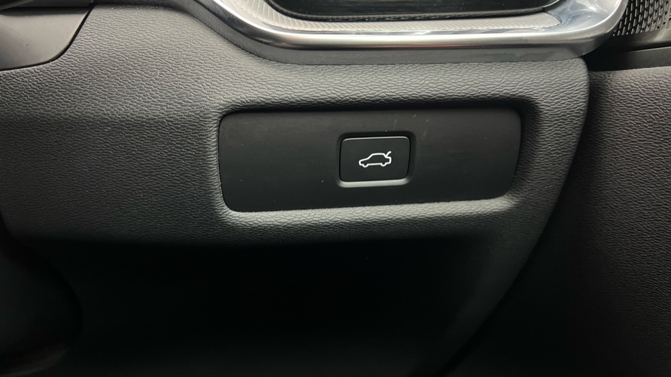 Used Volvo V60 2025 for sale - 77532022: Photo 52