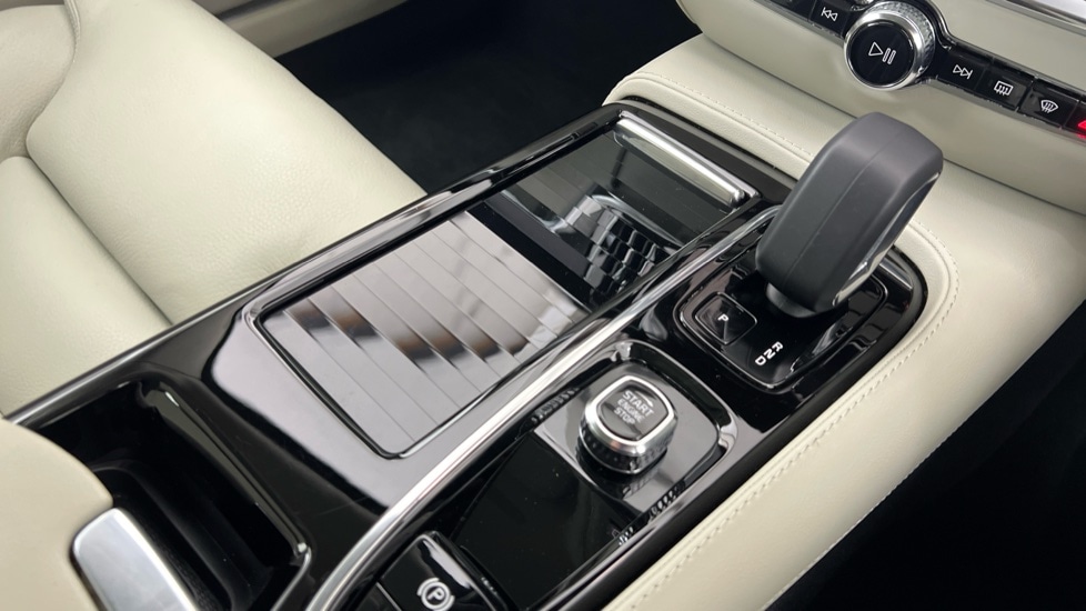 Used Volvo V60 2025 for sale - 77660335: Photo 25