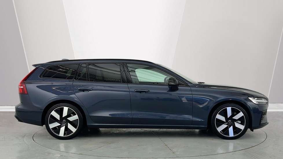 Used Volvo V60 2025 for sale - 77660335: Photo 3