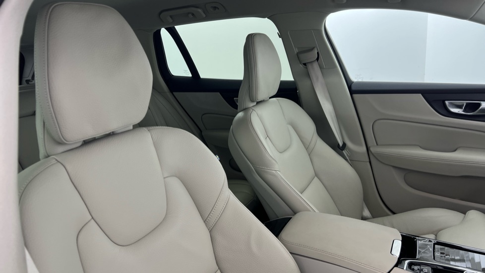 Used Volvo V60 2025 for sale - 77660335: Photo 31