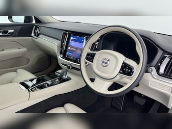 Used Volvo V60 2025 for sale - 77660335: Photo