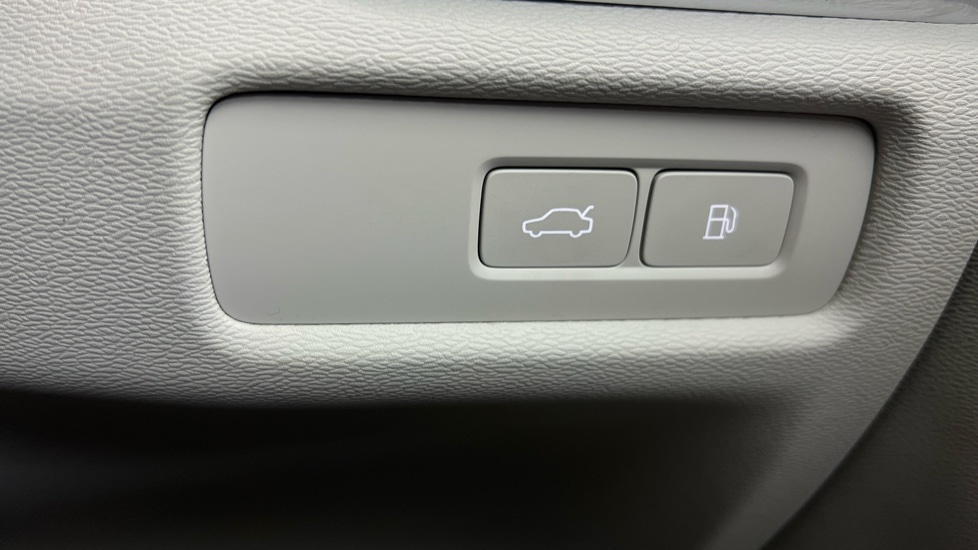 Used Volvo V60 2025 for sale - 77660335: Photo 52