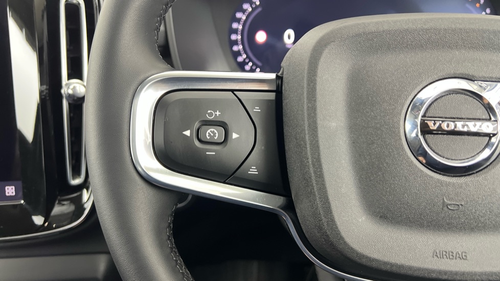 Used Volvo XC40 2025 for sale - 77552258: Photo 21