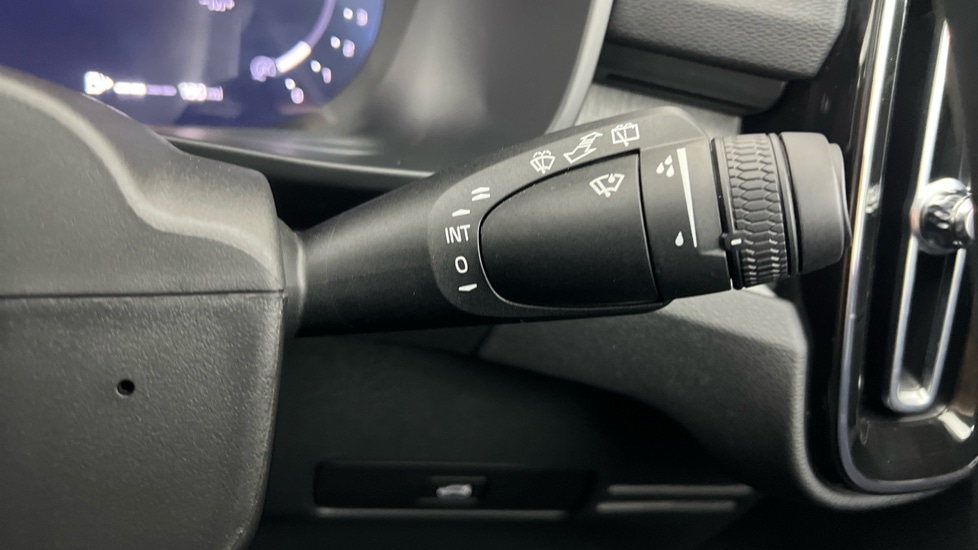 Used Volvo XC40 2025 for sale - 77552258: Photo 23