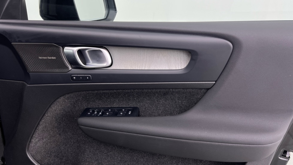 Used Volvo XC40 2025 for sale - 77552258: Photo 29