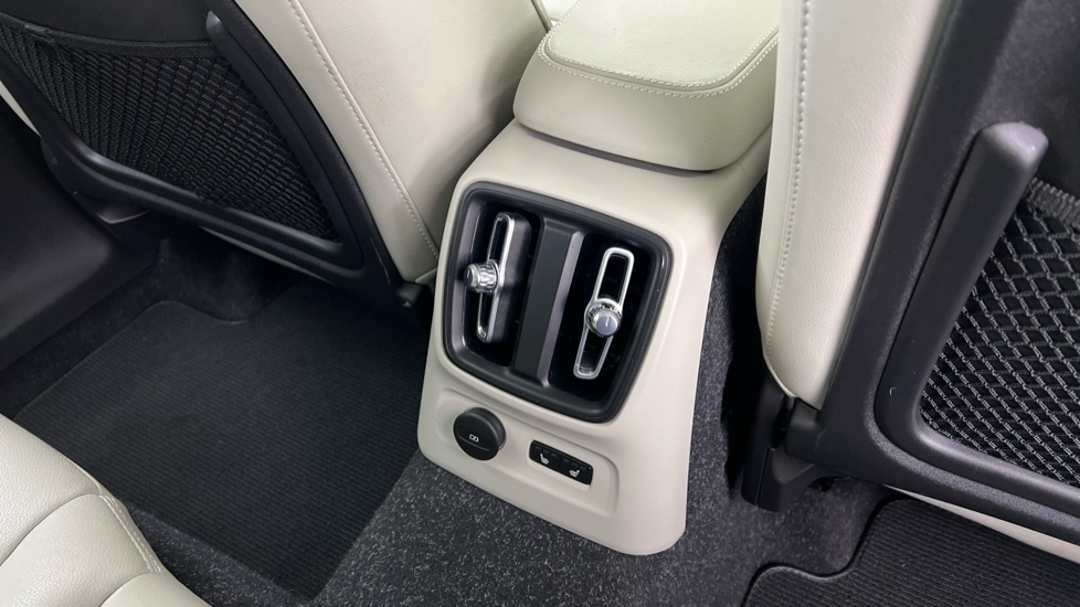 Used Volvo XC40 2021 for sale - 77890047: Photo 41