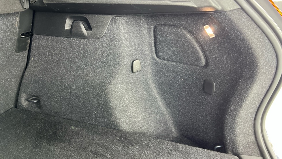 Used Volvo XC40 2021 for sale - 77890047: Photo 55