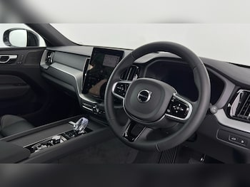 Used Volvo XC60 2025 for sale - 77071044: Photo