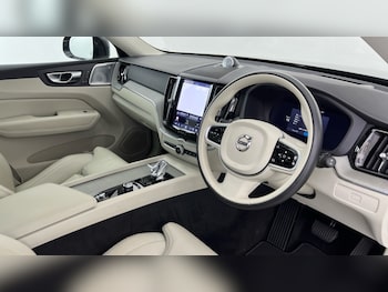 Used Volvo XC60 2025 for sale - 79497411: Photo