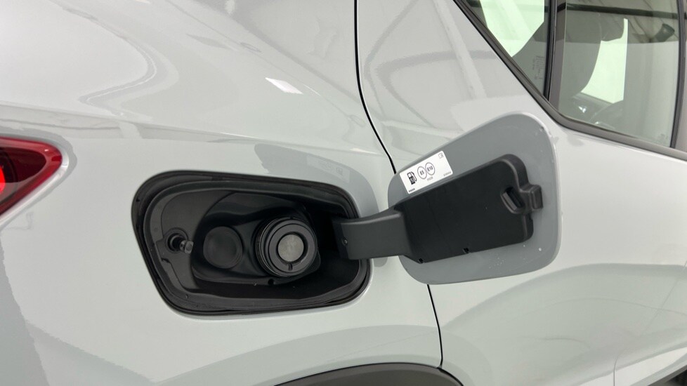 Used Volvo XC40 2024 for sale - 76055618: Photo 15