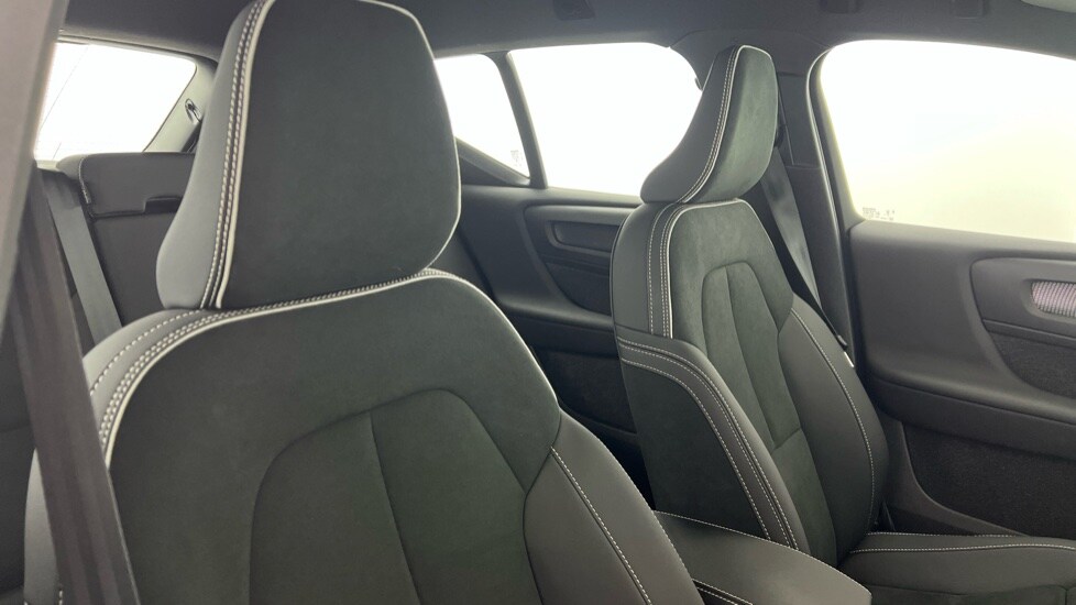 Used Volvo XC40 2024 for sale - 76055618: Photo 30