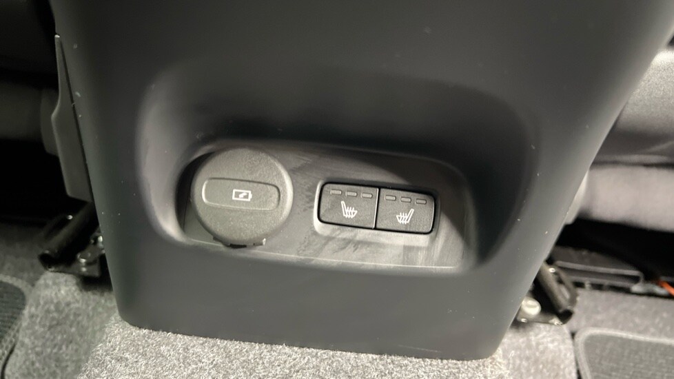 Used Volvo XC40 2024 for sale - 76055618: Photo 39