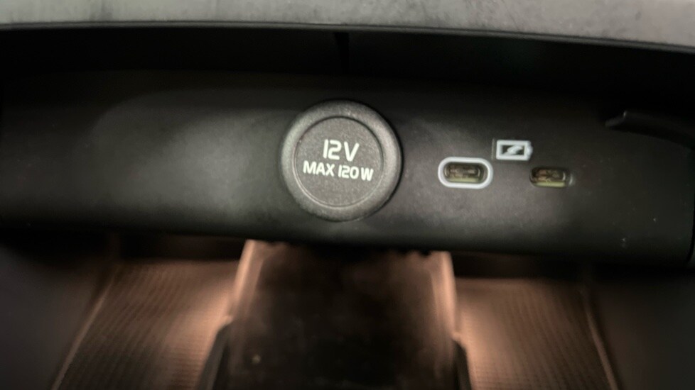 Used Volvo XC40 2024 for sale - 76055618: Photo 49