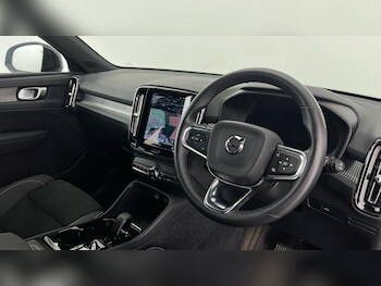 Used Volvo XC40 2024 for sale - 76055618: Photo