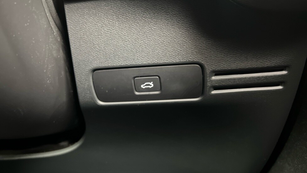 Used Volvo XC40 2024 for sale - 76055618: Photo 52