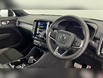 Used Volvo XC40 2021 for sale - 75776002: Photo