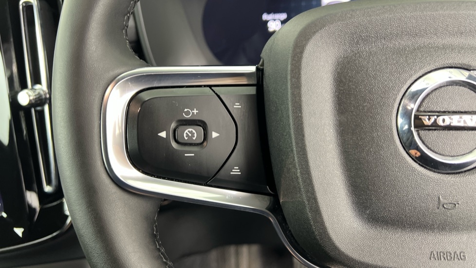 Used Volvo XC40 2024 for sale - 76519321: Photo 21