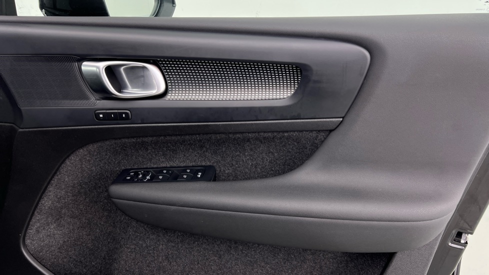 Used Volvo XC40 2024 for sale - 76519321: Photo 29