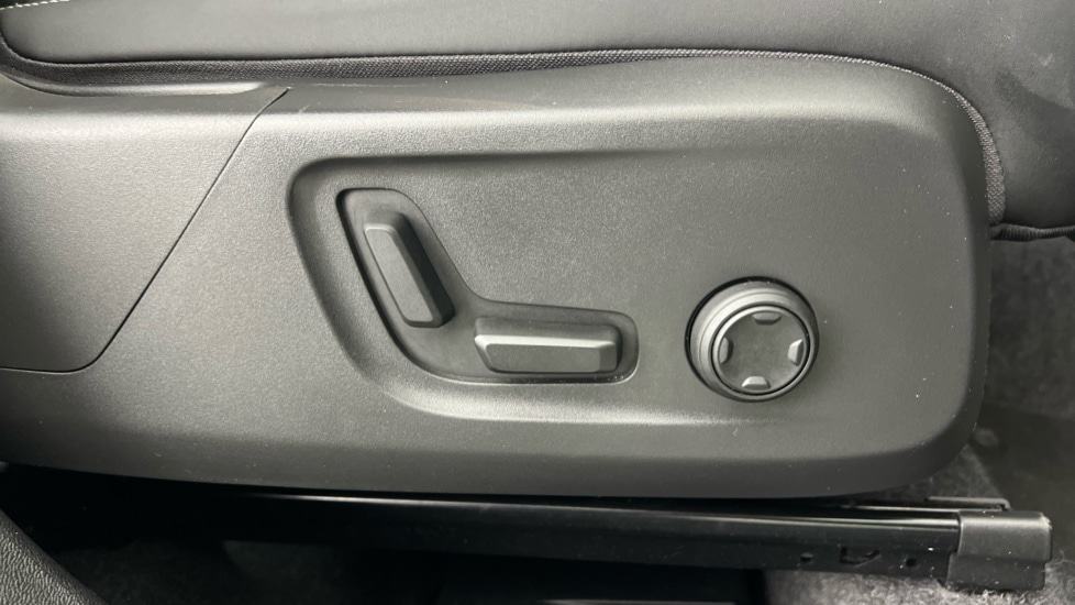 Used Volvo XC40 2024 for sale - 76519321: Photo 30