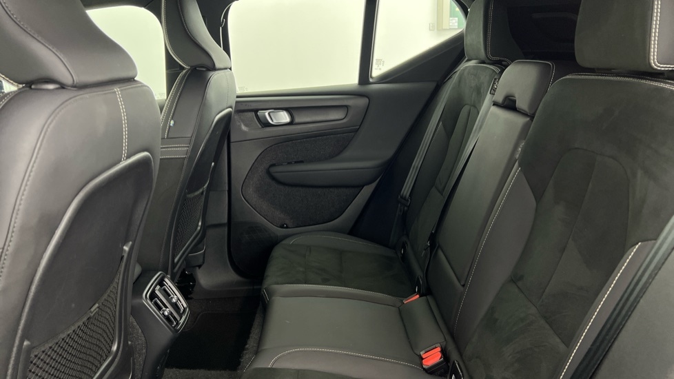 Used Volvo XC40 2024 for sale - 76519321: Photo 33