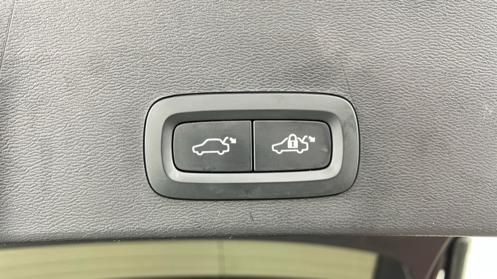 Used Volvo XC40 2024 for sale - 76519321: Photo 35