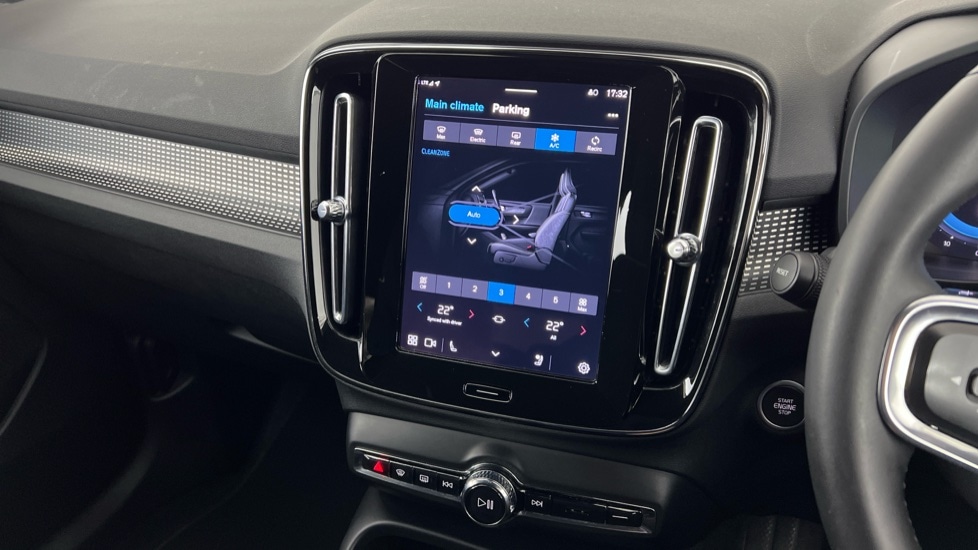 Used Volvo XC40 2024 for sale - 76519321: Photo 46