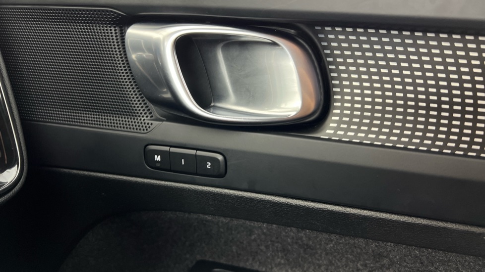 Used Volvo XC40 2024 for sale - 76519321: Photo 51