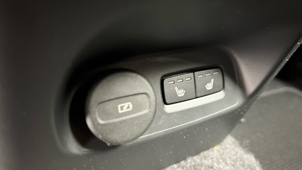 Used Volvo XC40 2024 for sale - 76519321: Photo 57