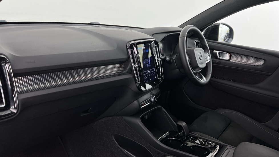 Used Volvo XC40 2024 for sale - 76519321: Photo 58