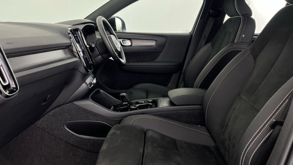 Used Volvo XC40 2024 for sale - 76519321: Photo 59