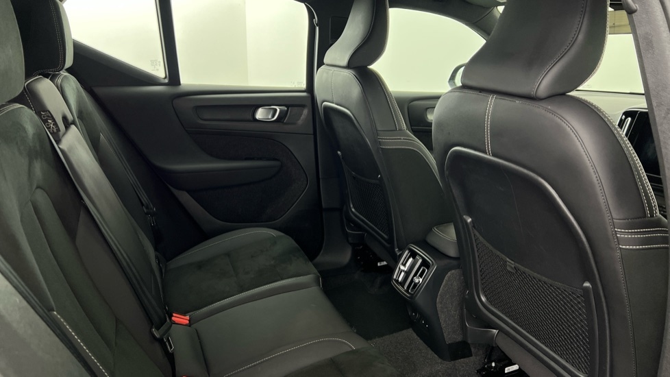 Used Volvo XC40 2024 for sale - 76519321: Photo 6