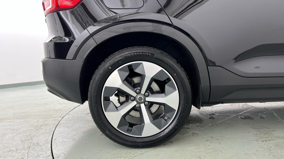 Used Volvo XC40 2024 for sale - 76519321: Photo 9