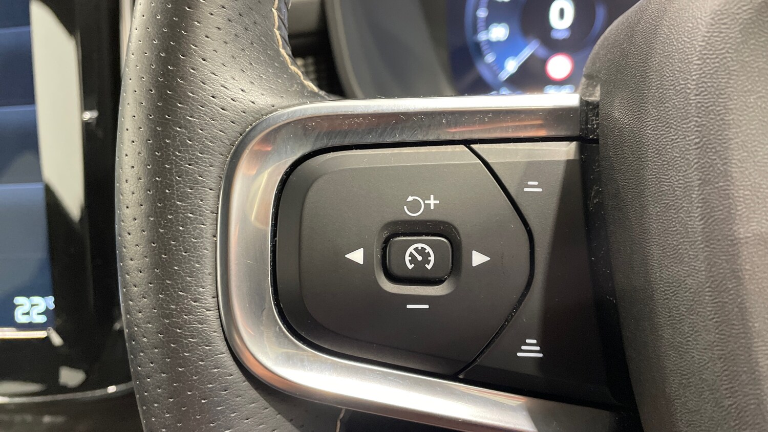 Used Volvo XC40 2020 for sale - 77927354: Photo 16