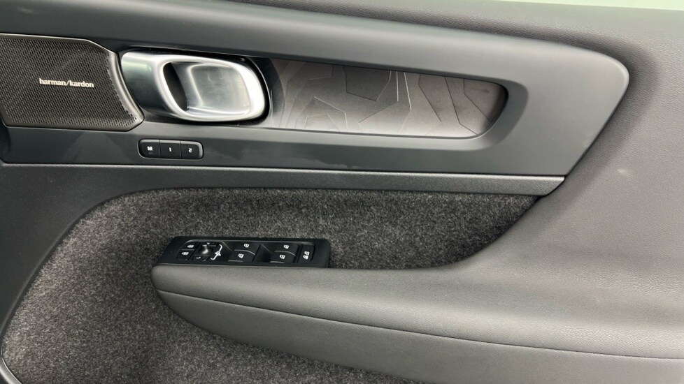 Used Volvo XC40 2024 for sale - 76098001: Photo 28