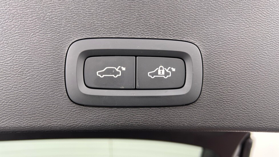 Used Volvo XC40 2024 for sale - 76098001: Photo 34