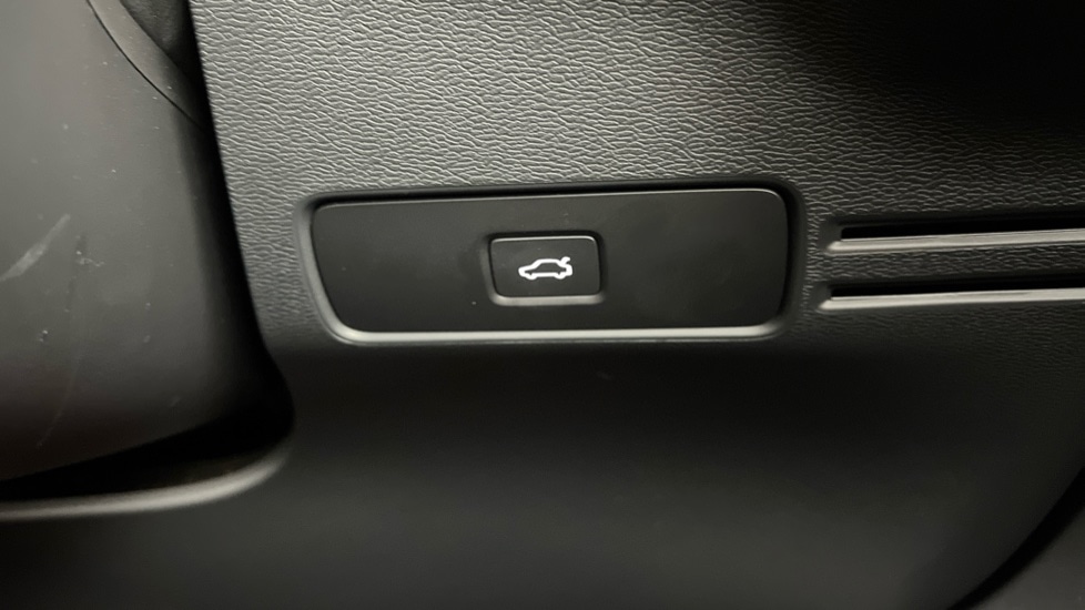 Used Volvo XC40 2024 for sale - 76098001: Photo 51