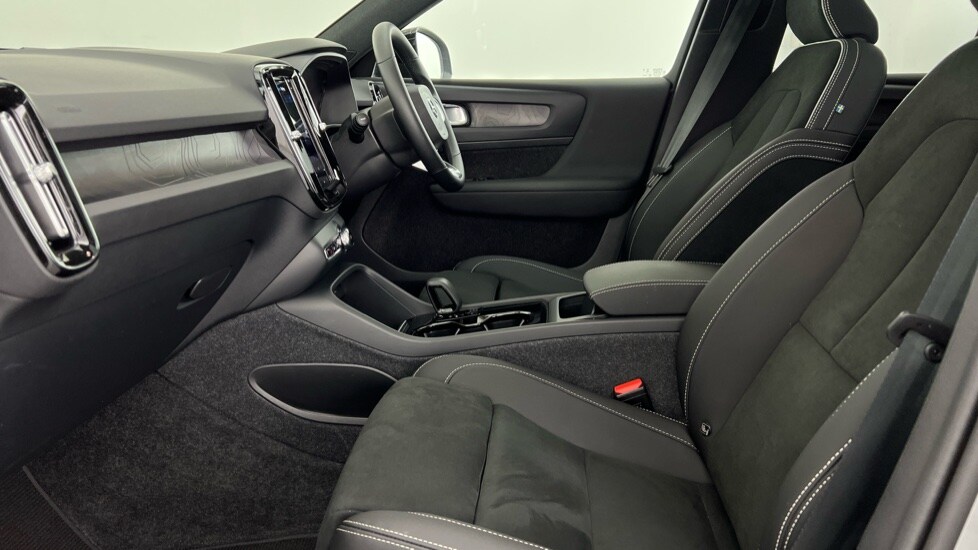 Used Volvo XC40 2024 for sale - 76098001: Photo 59