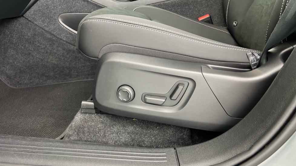 Used Volvo XC40 2024 for sale - 76098001: Photo 60