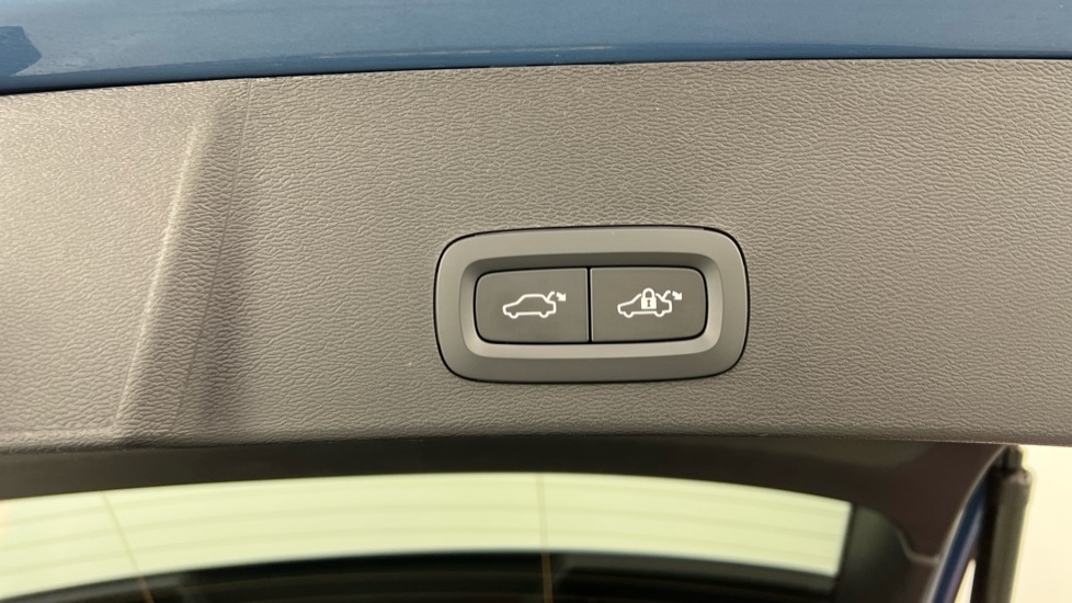 Used Volvo XC40 2024 for sale - 75775955: Photo 35