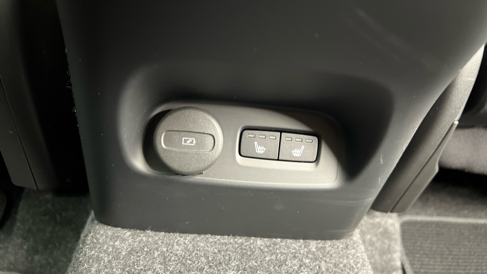 Used Volvo XC40 2024 for sale - 75775955: Photo 40