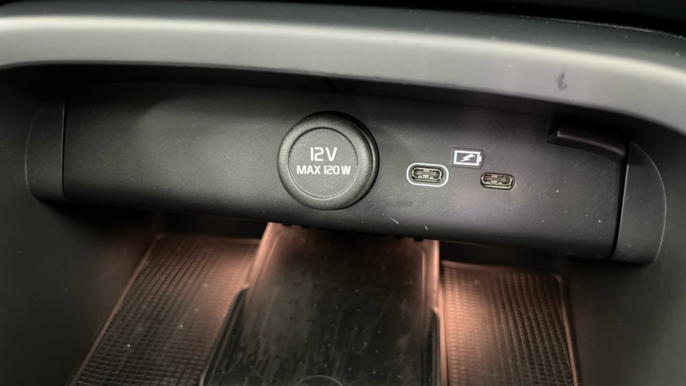 Used Volvo XC40 2024 for sale - 75775955: Photo 42