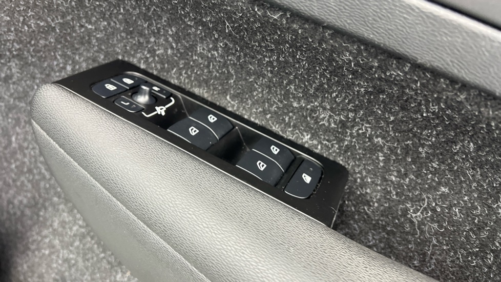 Used Volvo XC40 2021 for sale - 77326280: Photo 24