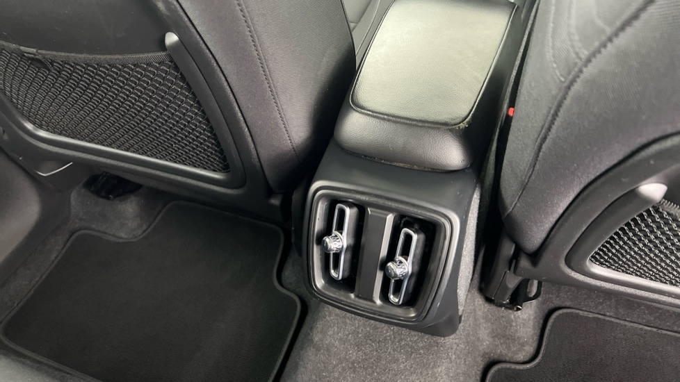 Used Volvo XC40 2021 for sale - 77326280: Photo 37