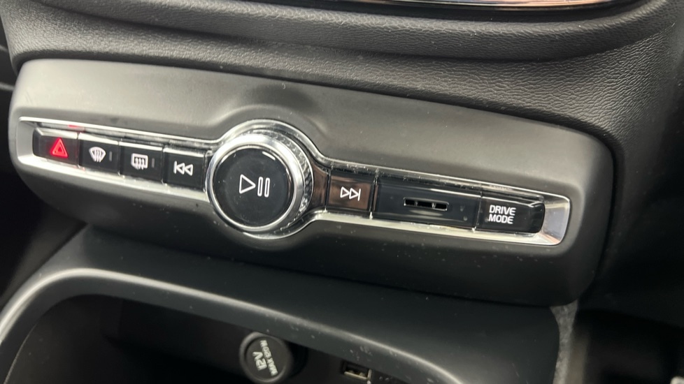 Used Volvo XC40 2021 for sale - 77326280: Photo 43