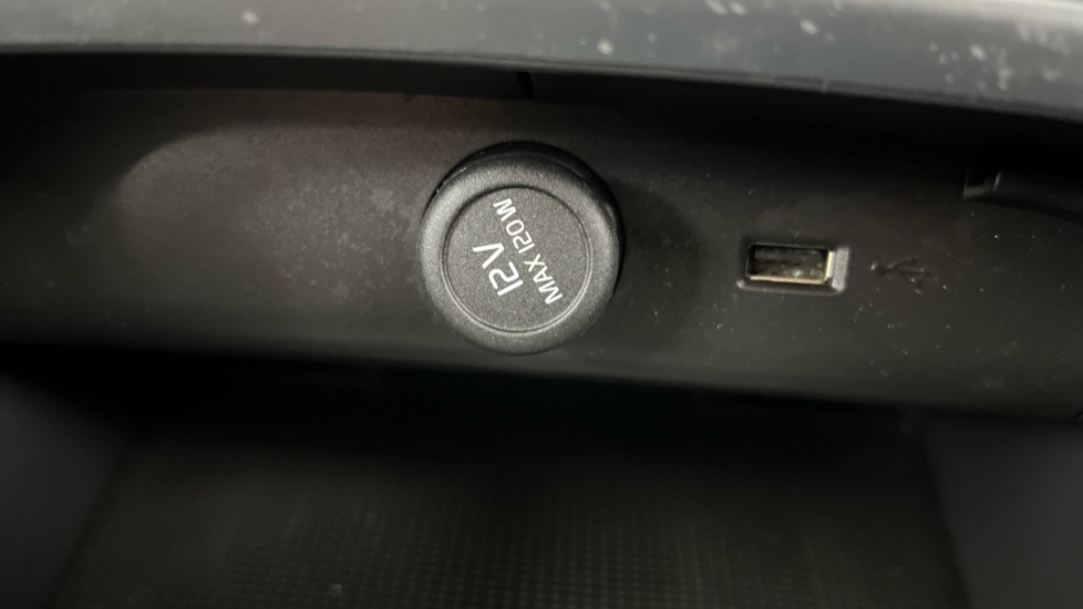 Used Volvo XC40 2021 for sale - 77326280: Photo 44