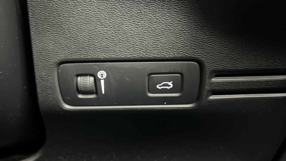 Used Volvo XC40 2021 for sale - 77326280: Photo 45