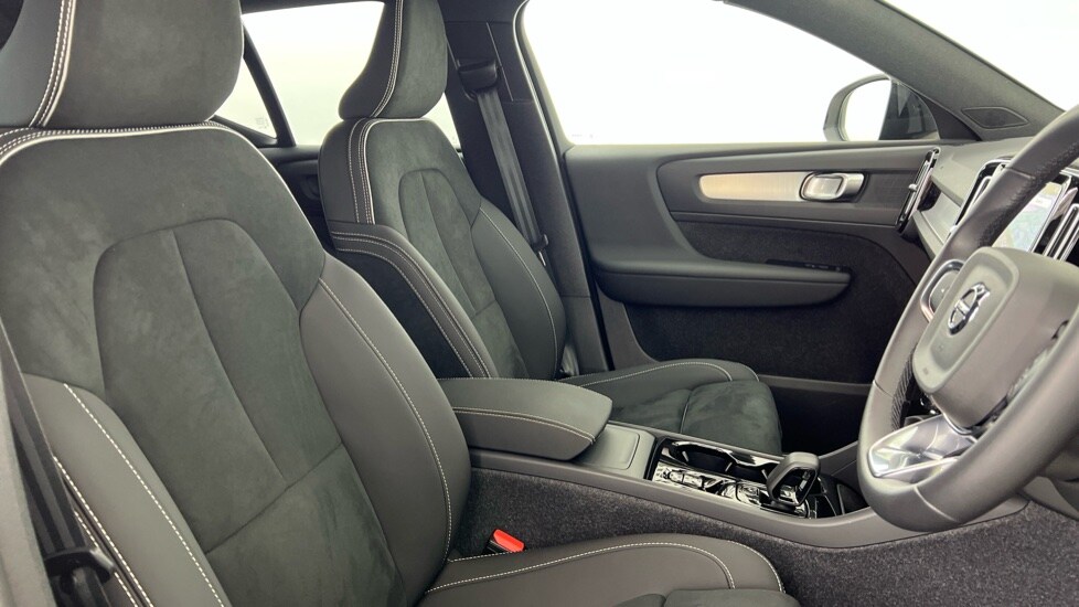 Used Volvo XC40 2025 for sale - 76452081: Photo 15