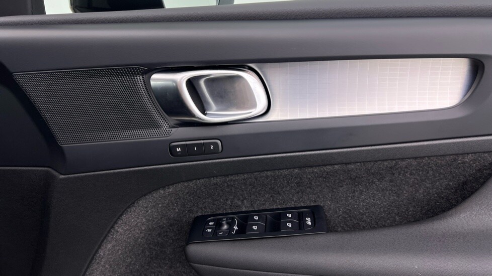 Used Volvo XC40 2025 for sale - 76452081: Photo 16