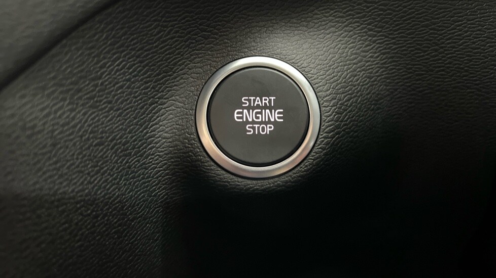 Used Volvo XC40 2025 for sale - 76452081: Photo 21