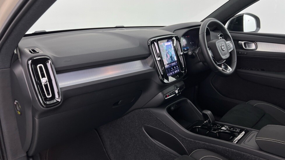 Used Volvo XC40 2025 for sale - 76452081: Photo 43